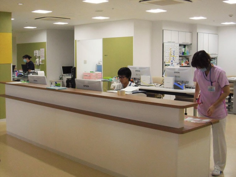 利根保健生活協同組合 利根中央病院の正職員 看護助手 病院 急性期病棟 回復期リハビリテーション病院 整形外科 産婦人科 眼科 放射線科 消化器内科 消化器外科 一般外科 一般内科 循環器内科 リウマチ科 皮膚科 耳鼻咽喉科 精神科・心療内科 小児科 泌尿器科 脳神経外科 呼吸器内科 神経内科 その他の診療科目の求人情報イメージ2