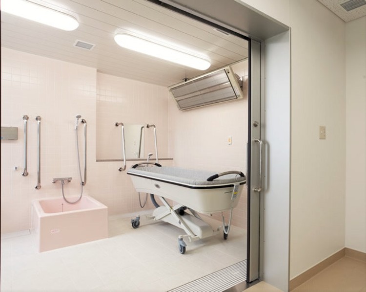 利根保健生活協同組合 利根中央病院の正職員 看護助手 病院 急性期病棟 回復期リハビリテーション病院 整形外科 産婦人科 眼科 放射線科 消化器内科 消化器外科 一般外科 一般内科 循環器内科 リウマチ科 皮膚科 耳鼻咽喉科 精神科・心療内科 小児科 泌尿器科 脳神経外科 呼吸器内科 神経内科 その他の診療科目の求人情報イメージ5