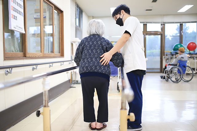 医療法人和泉会 いずみ病院の契約職員 看護助手 病院 一般内科 精神科・心療内科 その他の診療科目の求人情報イメージ2