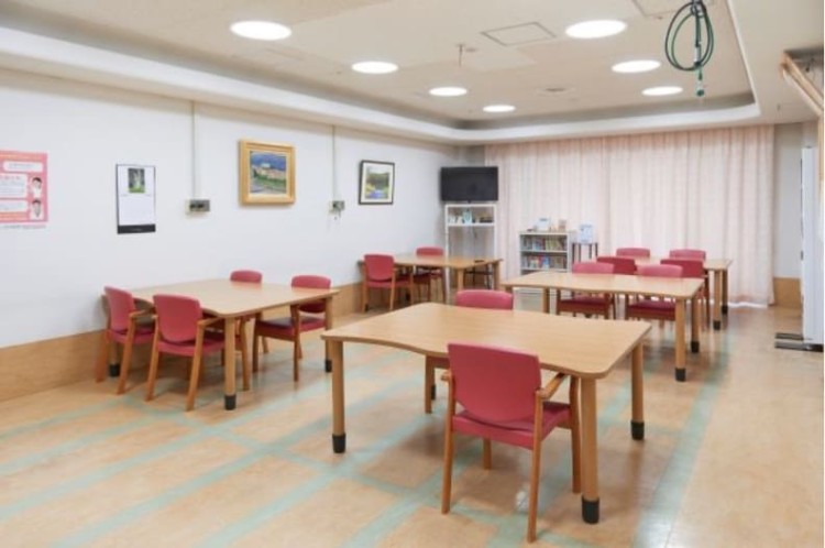 一般財団法人仁和会 仁和会総合病院の正職員 看護助手 病院 急性期病棟 整形外科 眼科 放射線科 消化器内科 消化器外科 一般外科 一般内科 循環器内科 形成外科 リウマチ科 皮膚科 耳鼻咽喉科 その他の診療科目の求人情報イメージ4