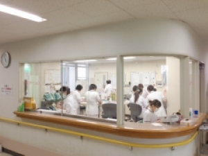 一般社団法人唐津東松浦医師会 唐津東松浦医師会医療センターの正職員 看護助手 病院 急性期病棟 放射線科 消化器内科 消化器外科 一般外科 一般内科 その他の診療科目の求人情報イメージ2