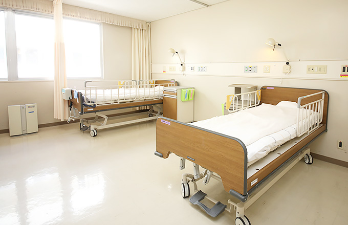 医療法人以和貴会 西崎病院の契約職員 看護助手 病院 急性期病棟 整形外科 放射線科 一般外科 一般内科 循環器内科 皮膚科 美容外科・美容皮膚科 泌尿器科 その他の診療科目の求人情報イメージ4