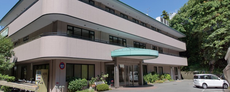 医療法人社団柏信会 介護老人保健施設グリーンハウス逗子の正職員 介護職 デイサービスの求人情報イメージ1