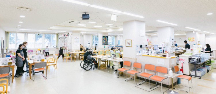社会医療法人社団愛心館 介護老人保健施設プラットホームのパート・アルバイト 介護職 介護老人保健施設の求人情報イメージ4
