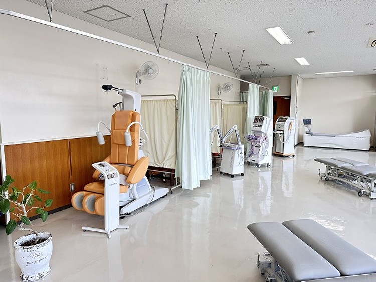 医療法人結護会 中央外科クリニックのパート・アルバイト リハビリ助手 クリニック 整形外科 消化器内科 一般外科 一般内科 その他の診療科目の求人情報イメージ3