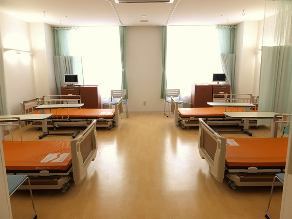 利根保健生活協同組合 利根中央病院の正職員 看護助手 病院 急性期病棟 回復期リハビリテーション病院 整形外科 産婦人科 眼科 放射線科 消化器内科 消化器外科 一般外科 一般内科 循環器内科 リウマチ科 皮膚科 耳鼻咽喉科 精神科・心療内科 小児科 泌尿器科 脳神経外科 呼吸器内科 神経内科 その他の診療科目の求人情報イメージ3