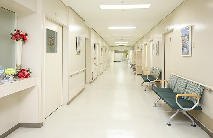 医療法人以和貴会 西崎病院の契約職員 看護助手 病院 急性期病棟 整形外科 放射線科 一般外科 一般内科 循環器内科 皮膚科 美容外科・美容皮膚科 泌尿器科 その他の診療科目の求人情報イメージ3